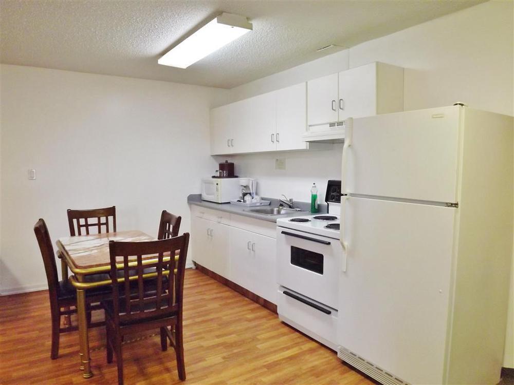 Canadas Best Value Inn Уайткорт Номер фото