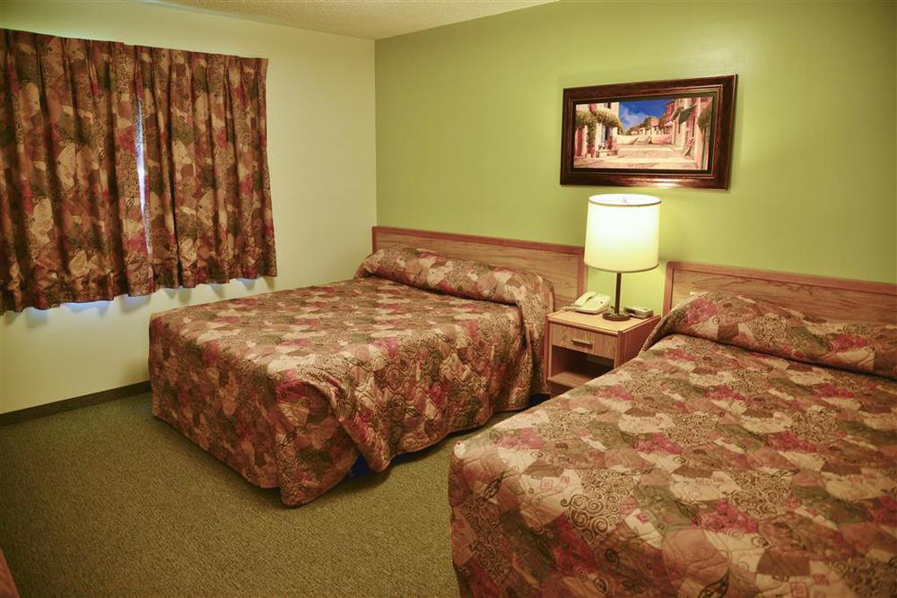 Canadas Best Value Inn Уайткорт Номер фото