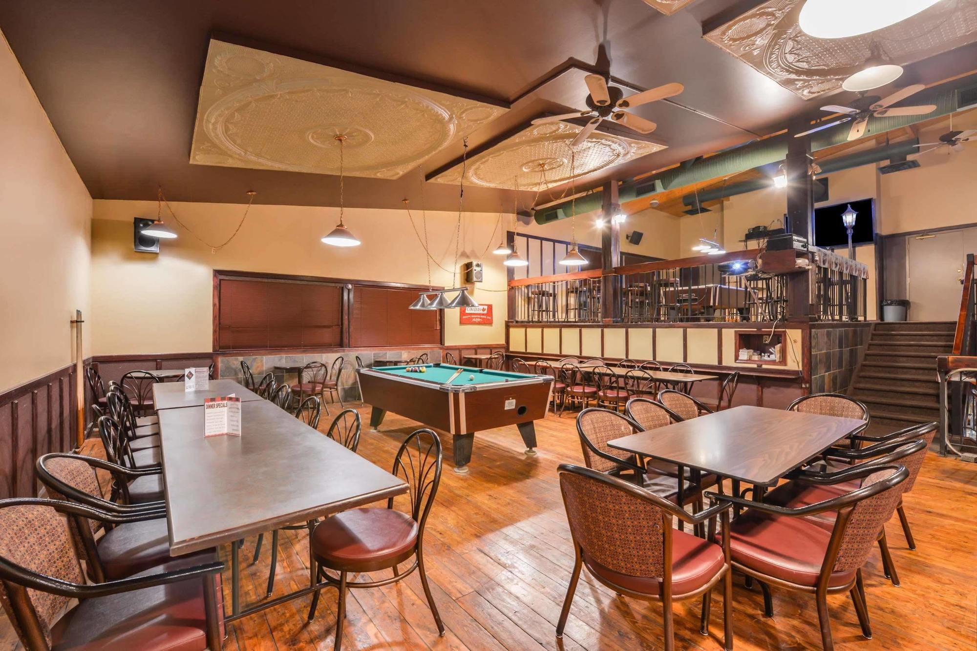 Canadas Best Value Inn Уайткорт Экстерьер фото